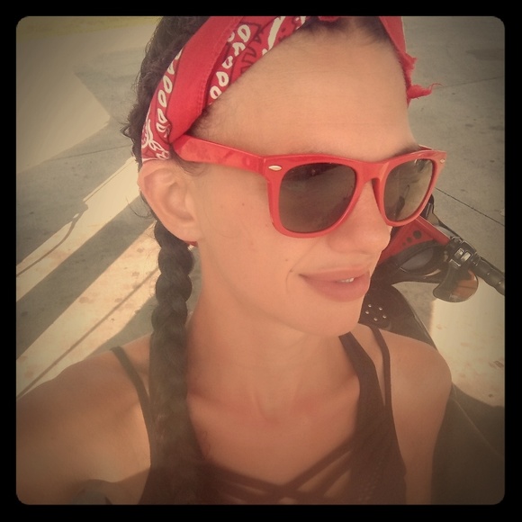 Meet your Posher, Beth Ann - Picture 1 of 3